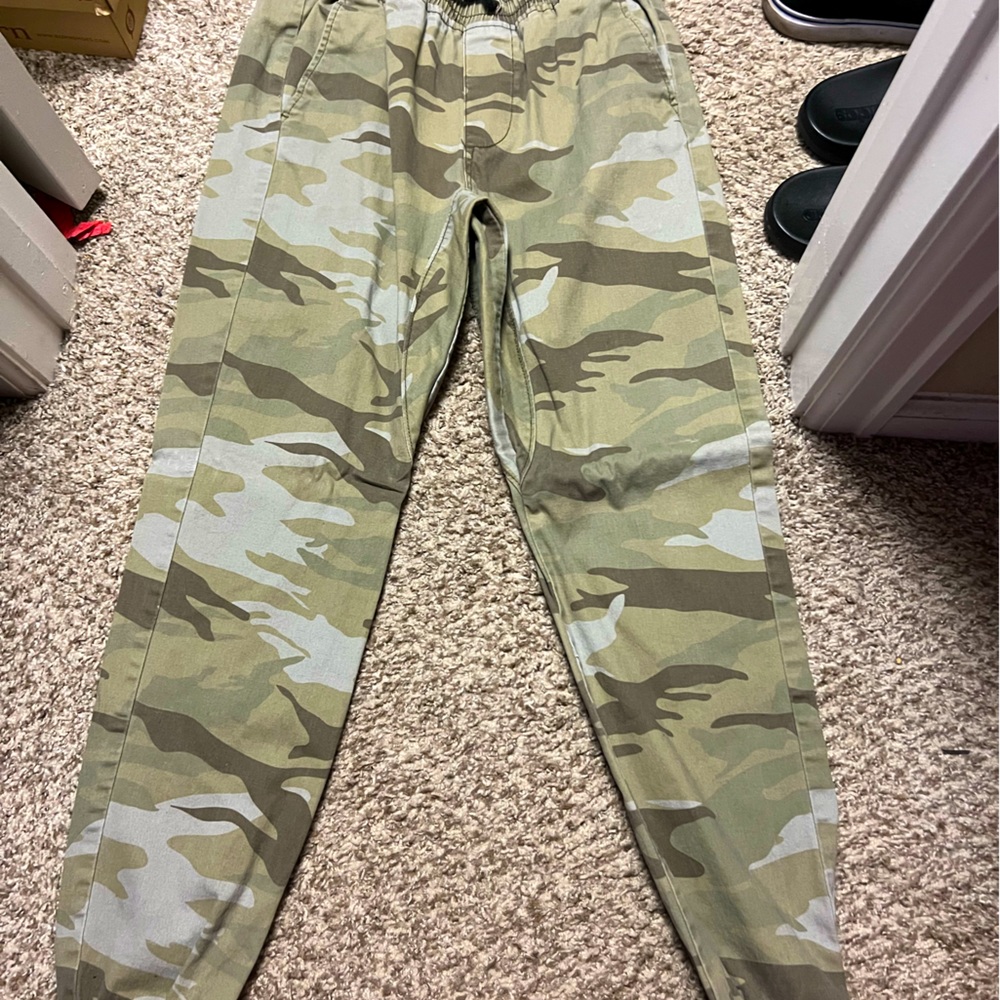Camouflage jogger jeans